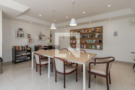 Apartamento à venda com 379m², 4 quartos e 4 vagas Apartamento à venda com 379m², 4 quartos e 4 vagasCoworking