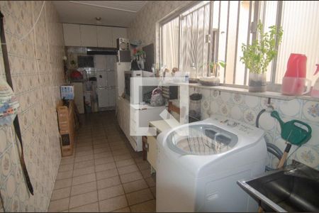 Apartamento à venda com 176m², 3 quartos e 2 vagas Apartamento à venda com 176m², 3 quartos e 2 vagasÁrea de serviço