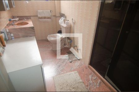 Apartamento à venda com 176m², 3 quartos e 2 vagas Apartamento à venda com 176m², 3 quartos e 2 vagasBanheiro 2