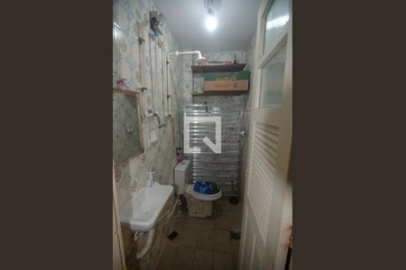 Apartamento à venda com 176m², 3 quartos e 2 vagas Apartamento à venda com 176m², 3 quartos e 2 vagasBanheiro de serviço