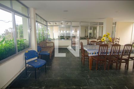 Apartamento à venda com 176m², 3 quartos e 2 vagas Apartamento à venda com 176m², 3 quartos e 2 vagasSalão de festas