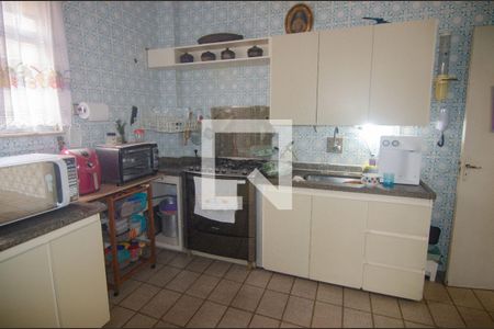 Apartamento à venda com 176m², 3 quartos e 2 vagas Apartamento à venda com 176m², 3 quartos e 2 vagasCozinha