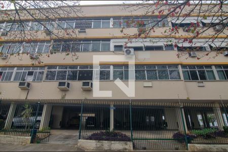 Apartamento à venda com 176m², 3 quartos e 2 vagas Apartamento à venda com 176m², 3 quartos e 2 vagasFachada