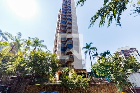 Apartamento à venda com 242m², 4 quartos e 4 vagas Apartamento à venda com 242m², 4 quartos e 4 vagasFachada