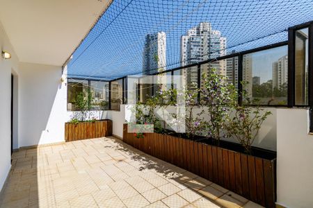 Apartamento à venda com 242m², 4 quartos e 4 vagas Apartamento à venda com 242m², 4 quartos e 4 vagasCobertura