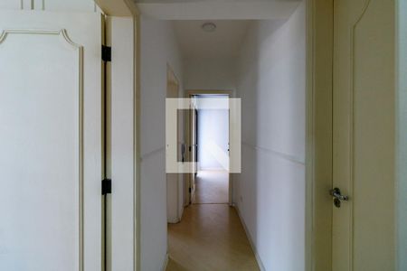 Apartamento à venda com 242m², 4 quartos e 4 vagas Apartamento à venda com 242m², 4 quartos e 4 vagasCorredor