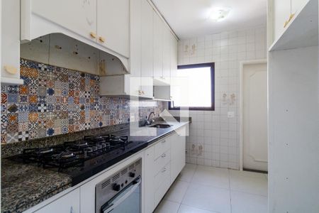 Apartamento à venda com 242m², 4 quartos e 4 vagas Apartamento à venda com 242m², 4 quartos e 4 vagasCozinha