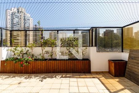 Apartamento à venda com 242m², 4 quartos e 4 vagas Apartamento à venda com 242m², 4 quartos e 4 vagasCobertura