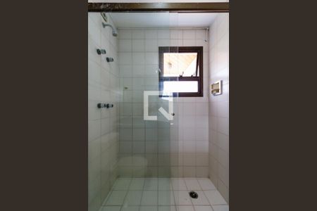 Apartamento à venda com 242m², 4 quartos e 4 vagas Apartamento à venda com 242m², 4 quartos e 4 vagasBanheiro da Suíte 2