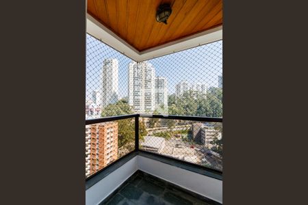 Apartamento à venda com 242m², 4 quartos e 4 vagas Apartamento à venda com 242m², 4 quartos e 4 vagasSuite 1