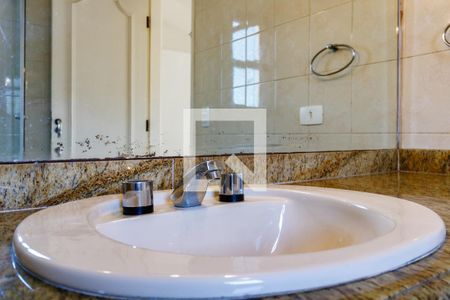 Apartamento à venda com 242m², 4 quartos e 4 vagas Apartamento à venda com 242m², 4 quartos e 4 vagasCobertura