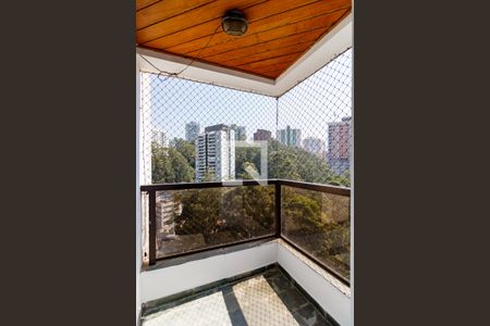 Apartamento à venda com 242m², 4 quartos e 4 vagas Apartamento à venda com 242m², 4 quartos e 4 vagasSuíte 2