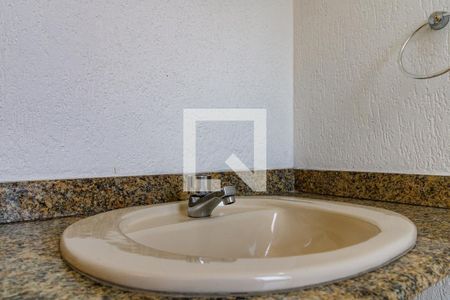 Apartamento à venda com 242m², 4 quartos e 4 vagas Apartamento à venda com 242m², 4 quartos e 4 vagasCobertura