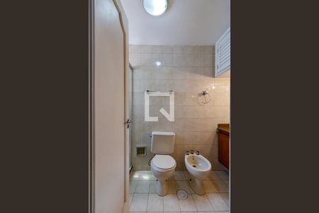 Apartamento à venda com 242m², 4 quartos e 4 vagas Apartamento à venda com 242m², 4 quartos e 4 vagasBanheiro da Suíte 3