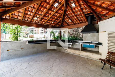 Apartamento à venda com 242m², 4 quartos e 4 vagas Apartamento à venda com 242m², 4 quartos e 4 vagasÁrea comum - Churrasqueira