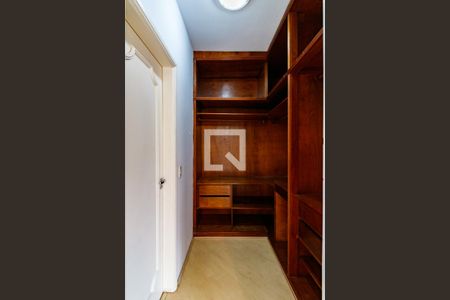 Apartamento à venda com 242m², 4 quartos e 4 vagas Apartamento à venda com 242m², 4 quartos e 4 vagasSuíte 3