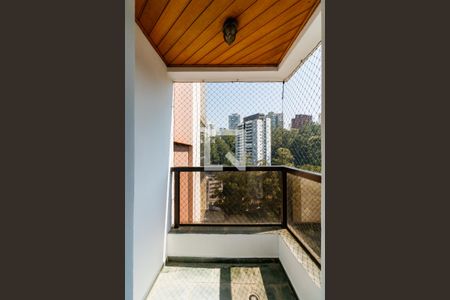 Apartamento à venda com 242m², 4 quartos e 4 vagas Apartamento à venda com 242m², 4 quartos e 4 vagasSuíte 3