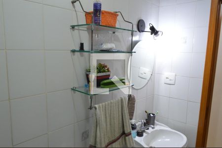 Casa à venda com 369m², 3 quartos e 3 vagas Casa à venda com 369m², 3 quartos e 3 vagasBanheiro