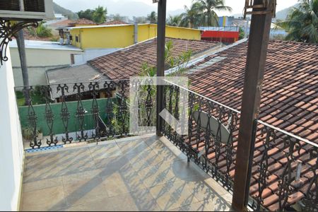 Casa à venda com 369m², 3 quartos e 3 vagas Casa à venda com 369m², 3 quartos e 3 vagasVaranda da Edicula