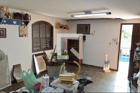 Casa à venda com 369m², 3 quartos e 3 vagas Casa à venda com 369m², 3 quartos e 3 vagasEdicula