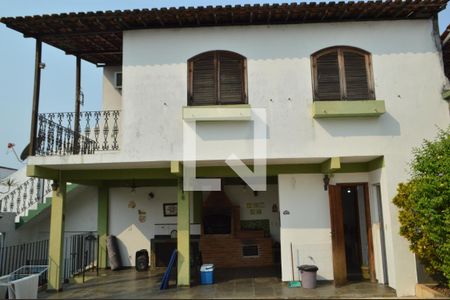 Casa à venda com 369m², 3 quartos e 3 vagas Casa à venda com 369m², 3 quartos e 3 vagasÁrea Gourmet