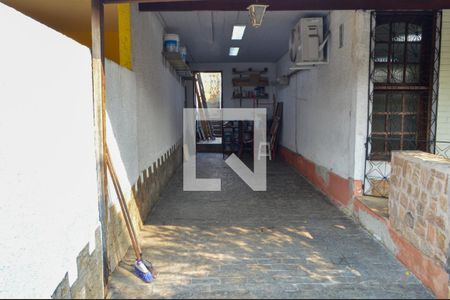 Casa à venda com 369m², 3 quartos e 3 vagas Casa à venda com 369m², 3 quartos e 3 vagasGaragem