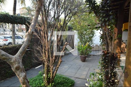 Casa à venda com 369m², 3 quartos e 3 vagas Casa à venda com 369m², 3 quartos e 3 vagasJardim