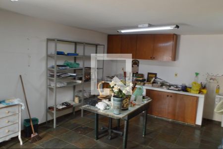 Casa à venda com 369m², 3 quartos e 3 vagas Casa à venda com 369m², 3 quartos e 3 vagasEdicula