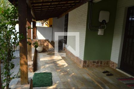 Casa à venda com 369m², 3 quartos e 3 vagas Casa à venda com 369m², 3 quartos e 3 vagasÁrea Externa