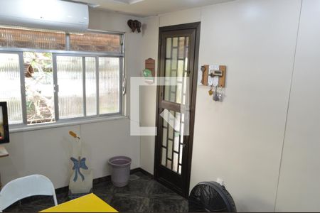 Casa à venda com 369m², 3 quartos e 3 vagas Casa à venda com 369m², 3 quartos e 3 vagasCopa