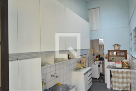 Casa à venda com 369m², 3 quartos e 3 vagas Casa à venda com 369m², 3 quartos e 3 vagasÁrea de Serviço