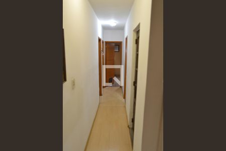 Casa à venda com 369m², 3 quartos e 3 vagas Casa à venda com 369m², 3 quartos e 3 vagasCorredor