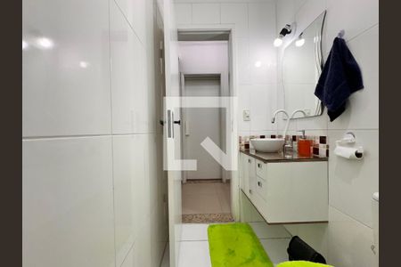 Apartamento à venda com 58m², 2 quartos e 1 vaga Apartamento à venda com 58m², 2 quartos e 1 vagaBanheiro