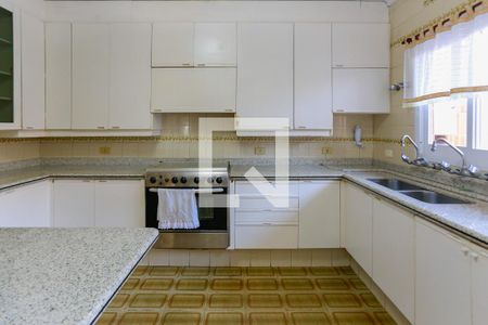 Casa de condomínio à venda com 300m², 4 quartos e 5 vagascozinha