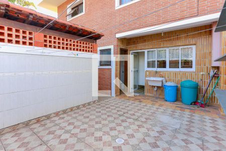 Casa de condomínio à venda com 300m², 4 quartos e 5 vagasquintal