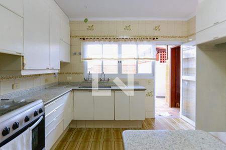 Casa de condomínio à venda com 300m², 4 quartos e 5 vagascozinha