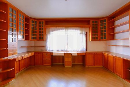 Casa de condomínio à venda com 300m², 4 quartos e 5 vagasQuarto 1