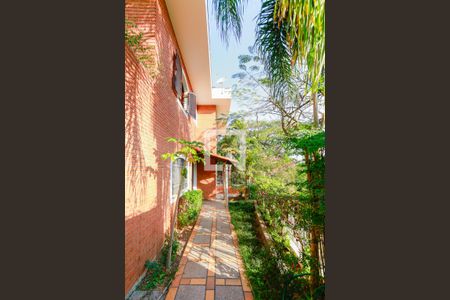 Casa de condomínio à venda com 300m², 4 quartos e 5 vagasquintal