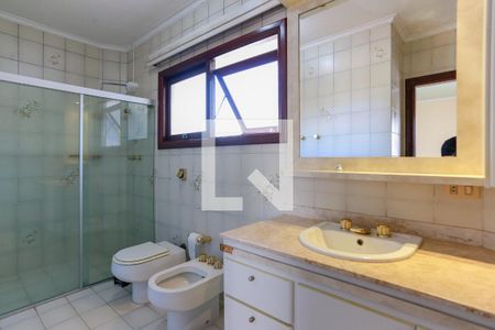 Casa de condomínio à venda com 300m², 4 quartos e 5 vagasBanheiro do Quarto 2