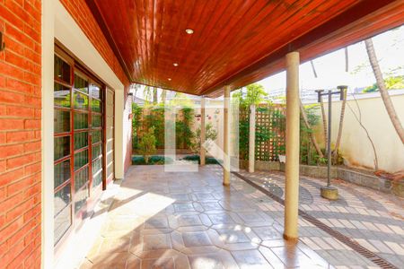 Casa de condomínio à venda com 300m², 4 quartos e 5 vagasquintal