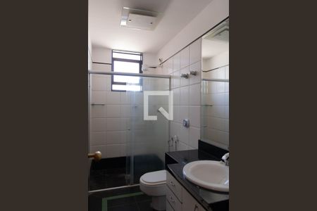 Apartamento à venda com 270m², 4 quartos e 3 vagas Apartamento à venda com 270m², 4 quartos e 3 vagasBanheiro Social