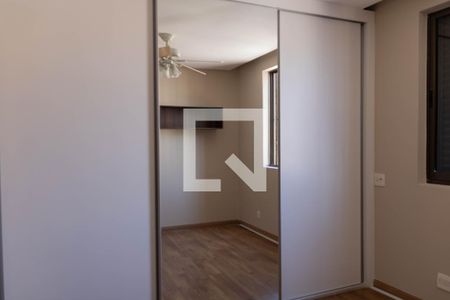 Apartamento à venda com 270m², 4 quartos e 3 vagas Apartamento à venda com 270m², 4 quartos e 3 vagasQuarto