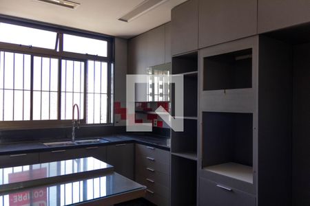 Apartamento à venda com 270m², 4 quartos e 3 vagas Apartamento à venda com 270m², 4 quartos e 3 vagasCozinha