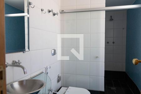 Apartamento à venda com 270m², 4 quartos e 3 vagas Apartamento à venda com 270m², 4 quartos e 3 vagasBanheiro da Suíte 2