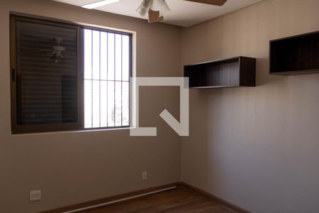 Apartamento à venda com 270m², 4 quartos e 3 vagas Apartamento à venda com 270m², 4 quartos e 3 vagasQuarto