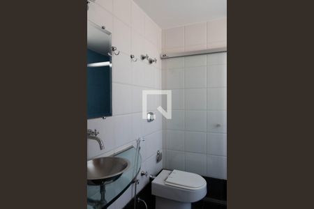 Apartamento à venda com 270m², 4 quartos e 3 vagas Apartamento à venda com 270m², 4 quartos e 3 vagasBanheiro da Suíte 2