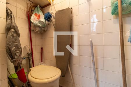 Apartamento à venda com 52m², 2 quartos e 1 vaga Apartamento à venda com 52m², 2 quartos e 1 vagaBanheiro de Serviço