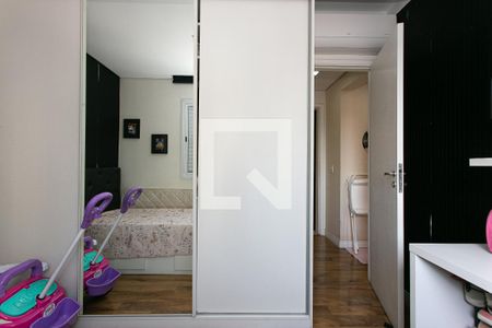 Apartamento à venda com 106m², 3 quartos e 2 vagas Apartamento à venda com 106m², 3 quartos e 2 vagasQuarto 1