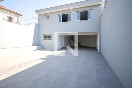 Casa à venda com 351m², 3 quartos e 5 vagas Casa à venda com 351m², 3 quartos e 5 vagasQuintal