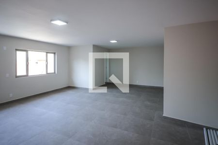 Casa à venda com 351m², 3 quartos e 5 vagas Casa à venda com 351m², 3 quartos e 5 vagasÁrea comum - Salão de festas